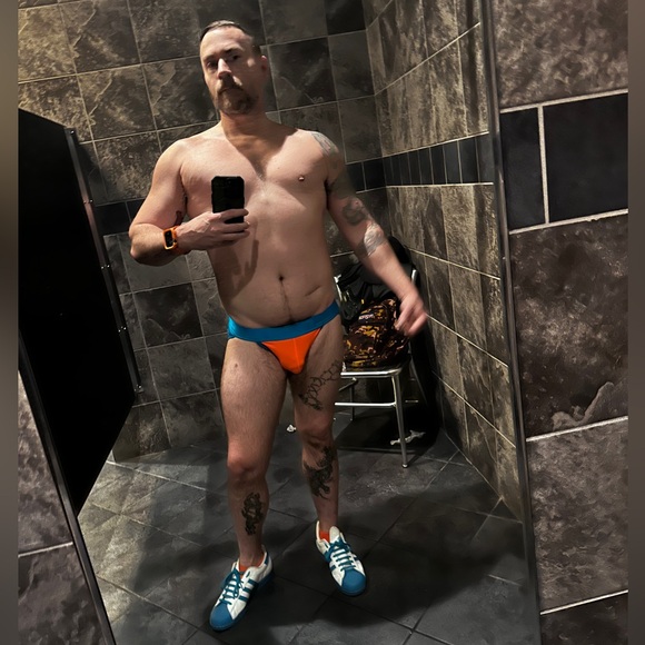 Meet your Posher, Cole - Picture 1 of 16